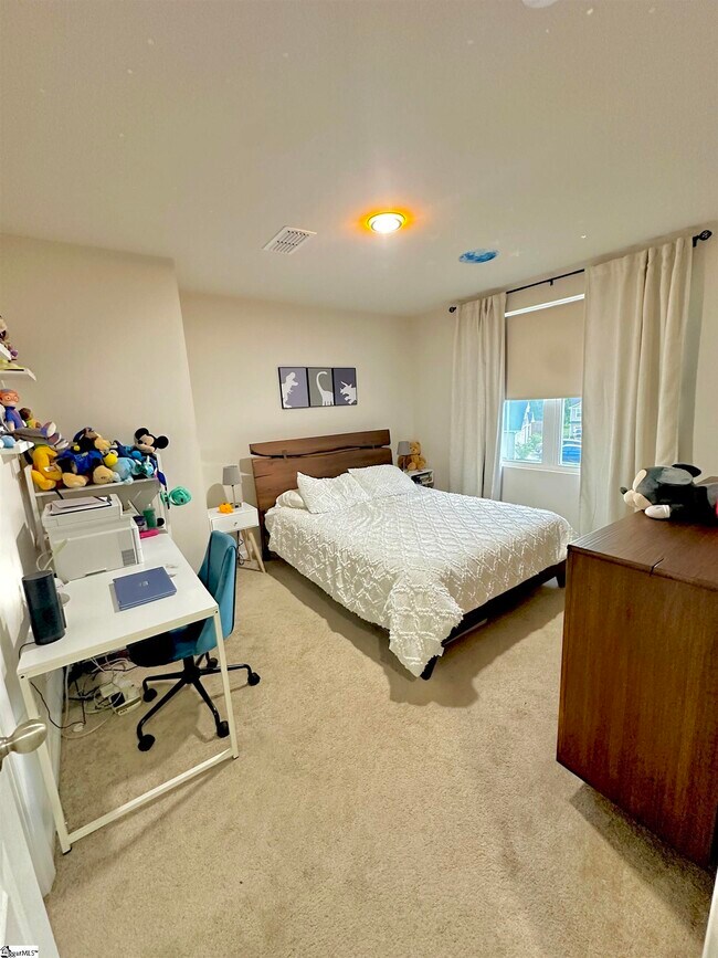 Building Photo - 304 Wyngate Ct