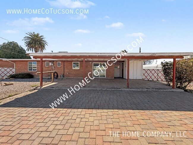 Building Photo - 6225 E Calle Aurora