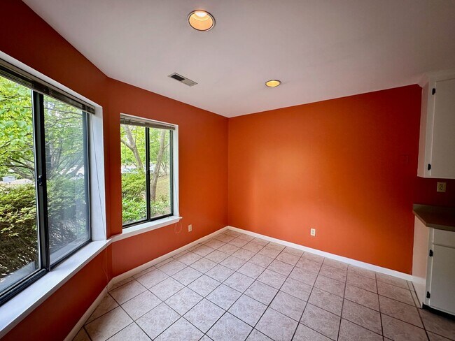 Building Photo - 1209 Chatham Ridge