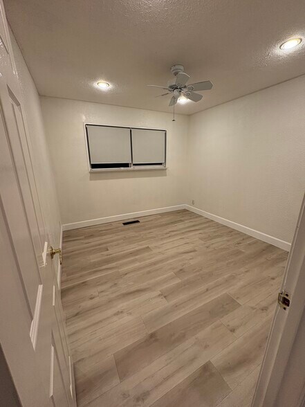 Building Photo - 4192 Denker Dr