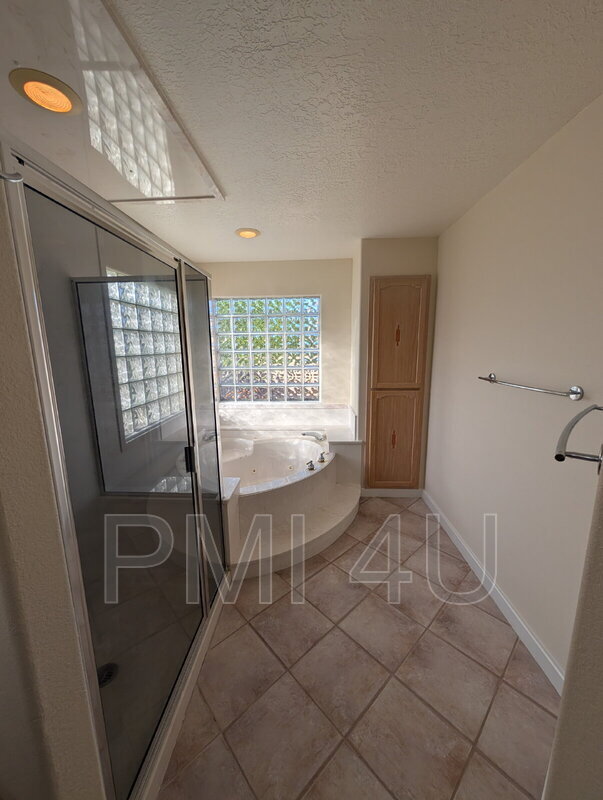 Building Photo - 511 Eugene Ct SE