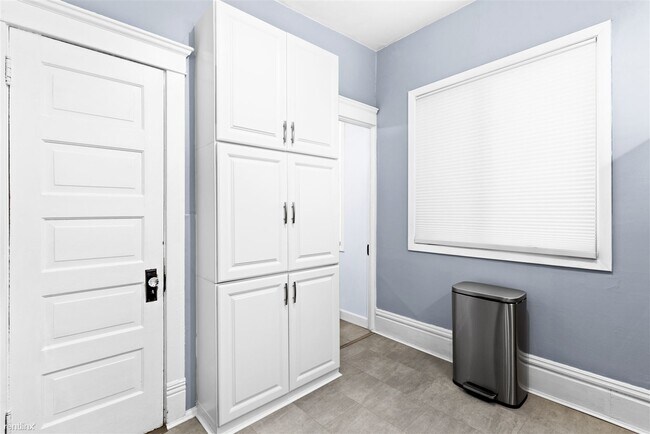 Building Photo - 2 br, 1 bath House - 422 North 15th Avenue...