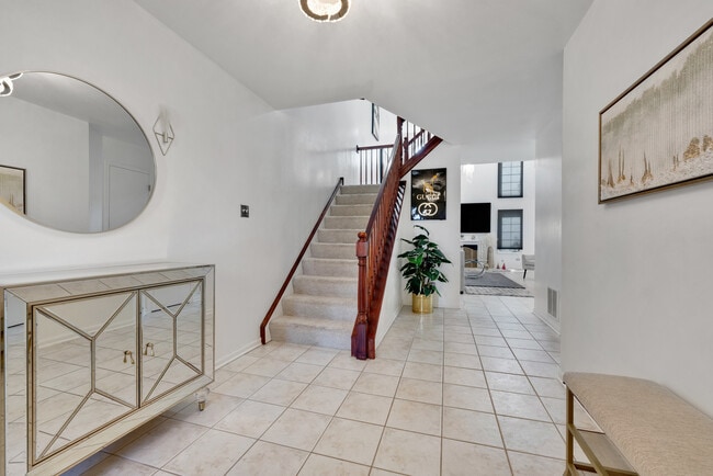 Building Photo - 17964 Upland Dr