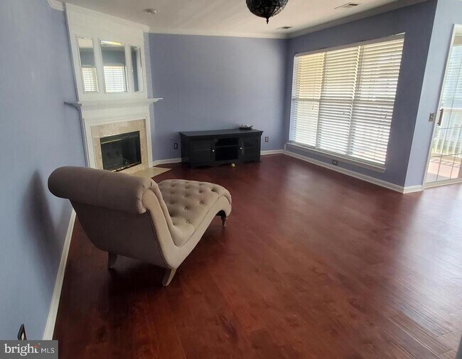 Building Photo - 8202 Catbird Cir