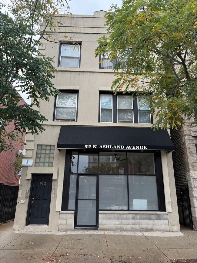 Primary Photo - 912 N Ashland Ave