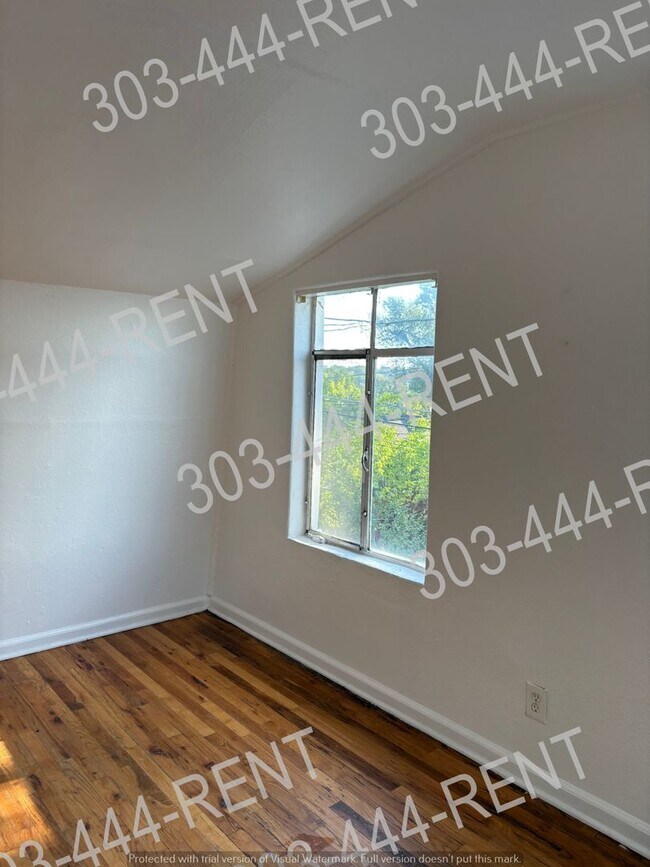 Building Photo - 10625