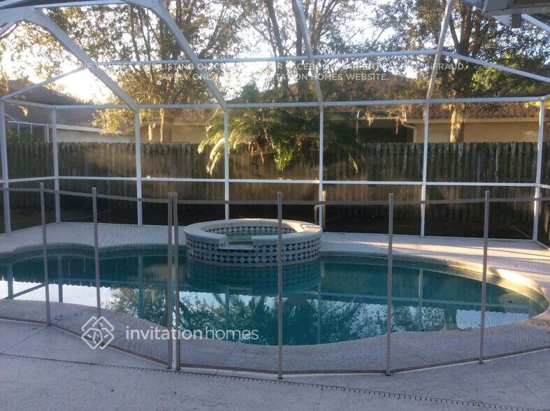 Building Photo - 10237 Shadow Branch Dr