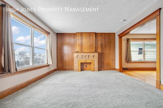 Building Photo - 38 Rugby Rd