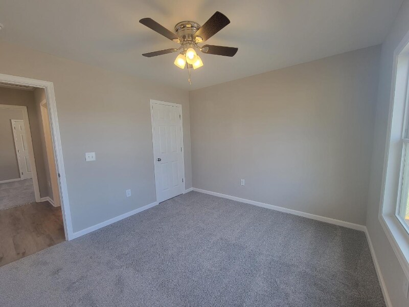 Building Photo - 605 Frank St