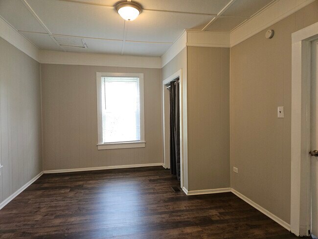 Building Photo - 463 Berry Rd