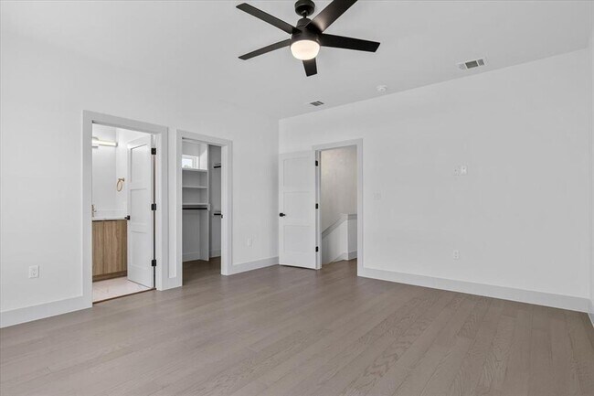 Building Photo - 1409 Emile St