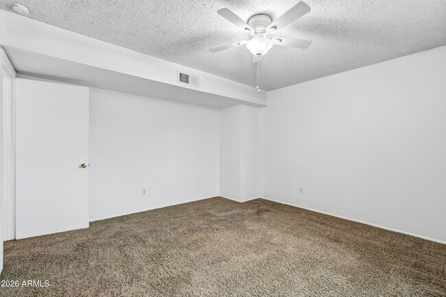 Building Photo - 1805 W Curry Dr