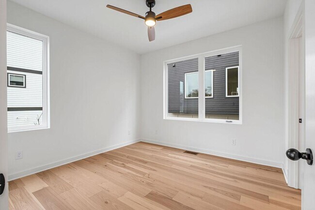 Building Photo - 1244 1st Ave S