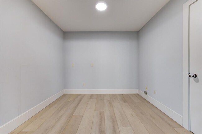 Building Photo - 6413 Centennial Ct