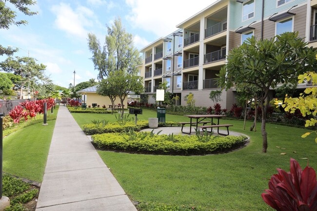 Building Photo - Ka Malanai at Kailua Phase II - 2 bedroom,  2 bath with 2 covered parking - $4,000.
