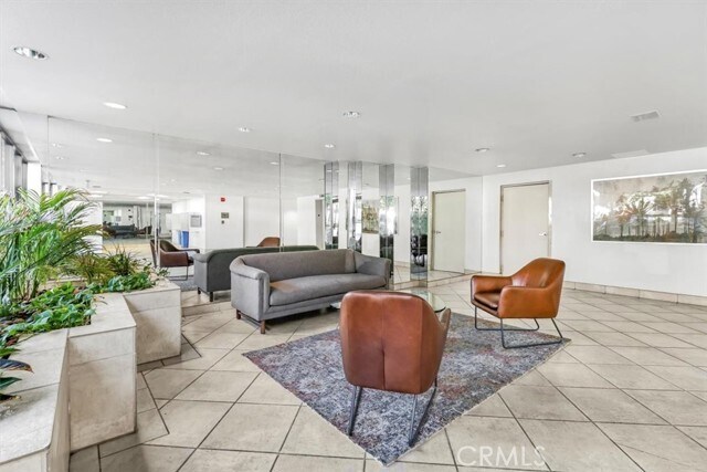 Building Photo - 10650 Kinnard Ave