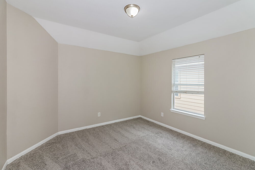 Building Photo - 6015 Starbrook Creek Dr