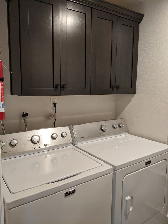 Building Photo - 1108/1110 W. 36th Street