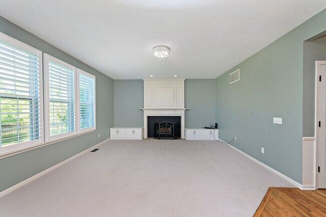 Building Photo - Stunning 6 Bed 3.5 Bath Carmel Home With Finished Basement an Fenced Yard!