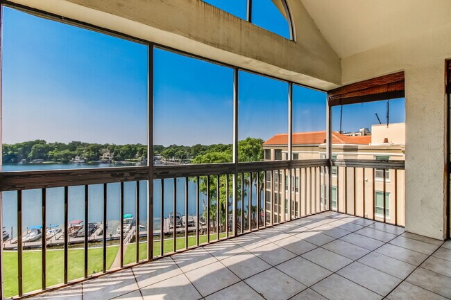 Building Photo - 204 Quayside Cir