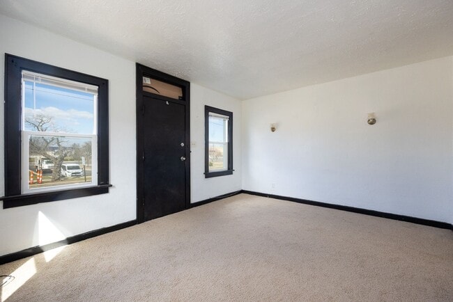 Building Photo - Trail St 223-225 W