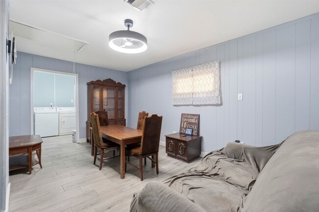 Building Photo - 3106 Madeley St