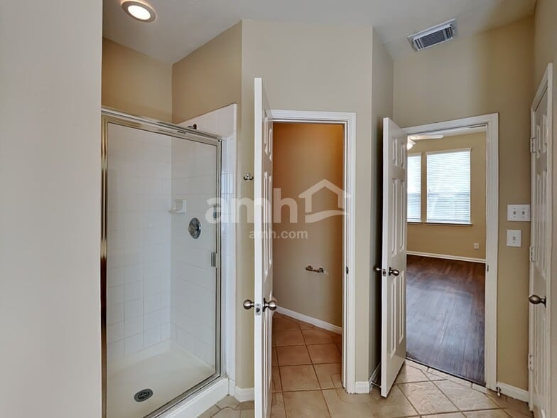 Building Photo - 4919 Chase Wick Dr