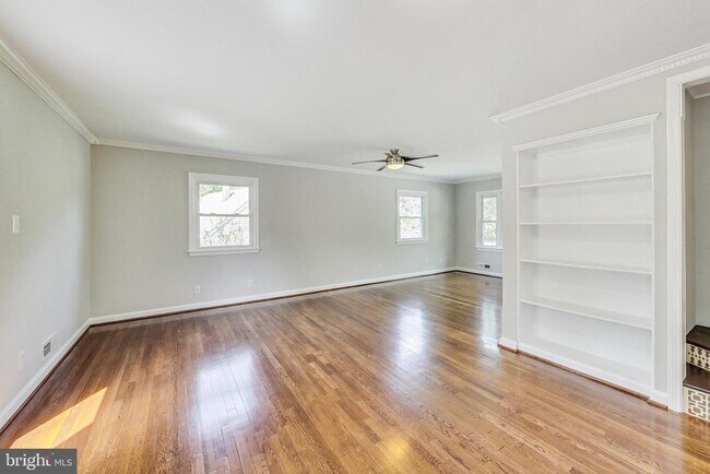 Building Photo - 4112 Spruell Dr