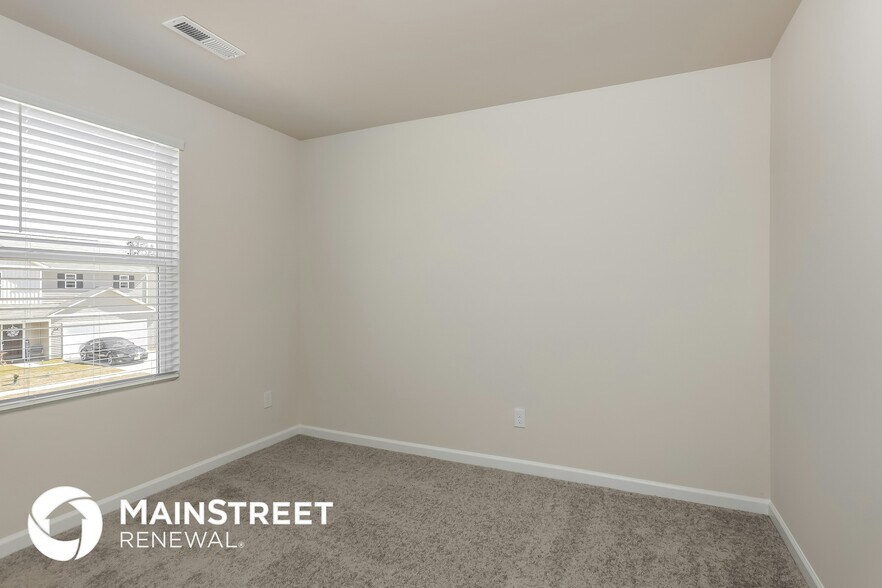 Building Photo - 427 Winsley Dr