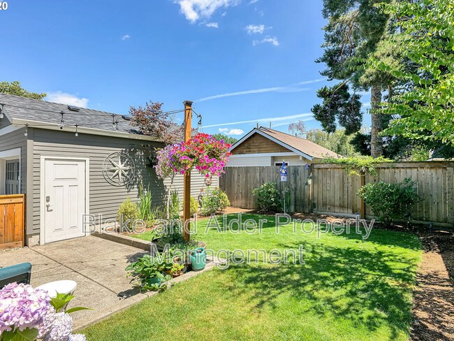 Building Photo - 3938 NE 66th Ave