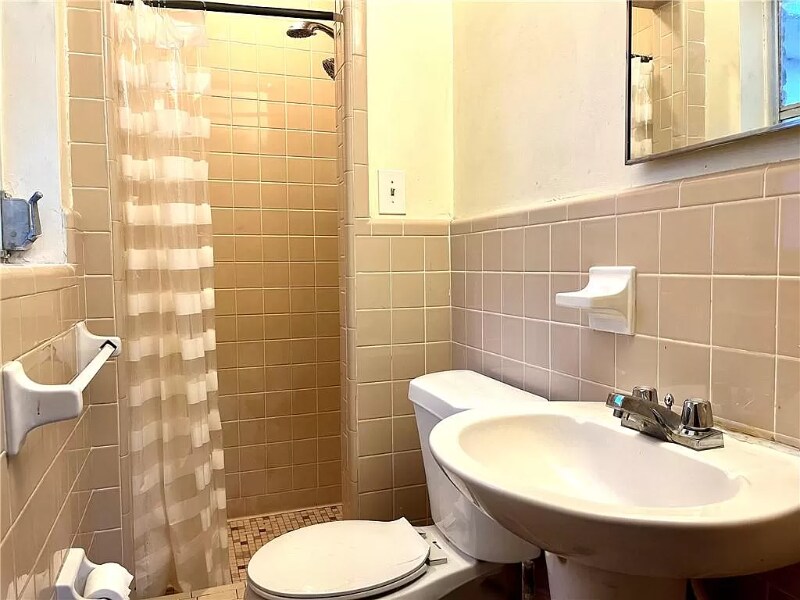 Building Photo - 2226 Formosa Cir