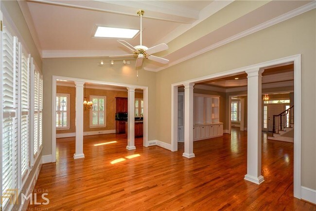 Building Photo - 1152 Bellewood Square