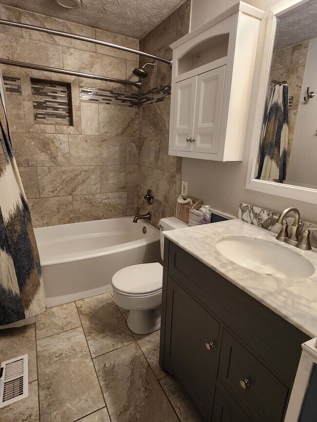 Building Photo - Charming 3-Bedroom Home in a Quiet Cul-de-Sac