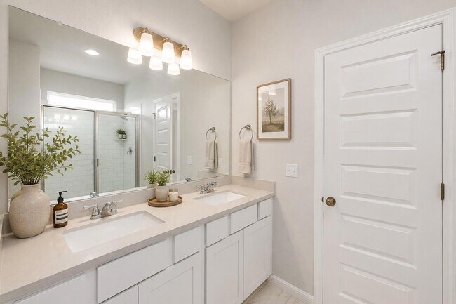 Building Photo - 301 Elm Br Trl