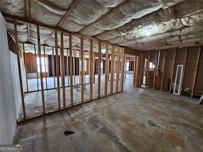 Building Photo - 3755 Long Lake Dr