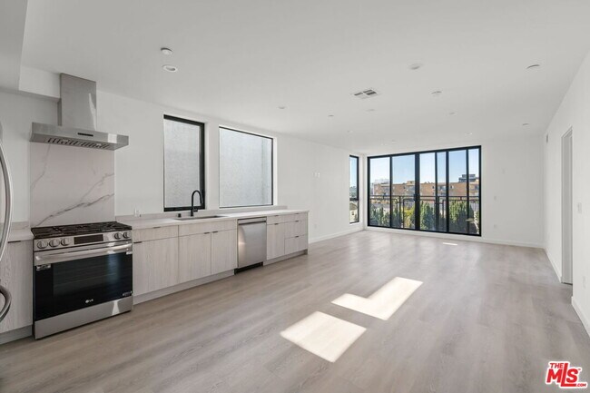 Building Photo - 3755 S Canfield Ave