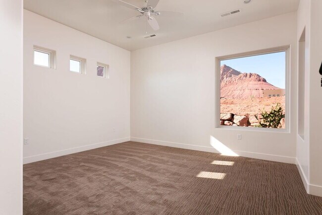 Building Photo - Gorgeous luxury 4 bedroom home in Ivins