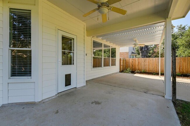 Building Photo - 20308 Farm Pond Ln