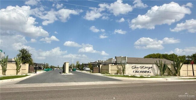 Building Photo - 1807 W Violet Dr