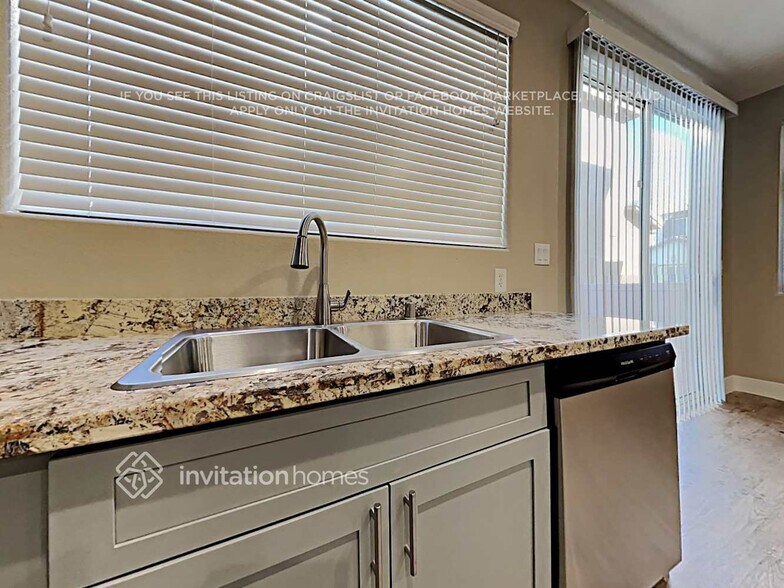 Building Photo - 6783 Wormwood Ln