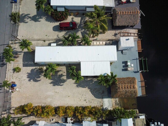 Building Photo - 149 Grassy Rd
