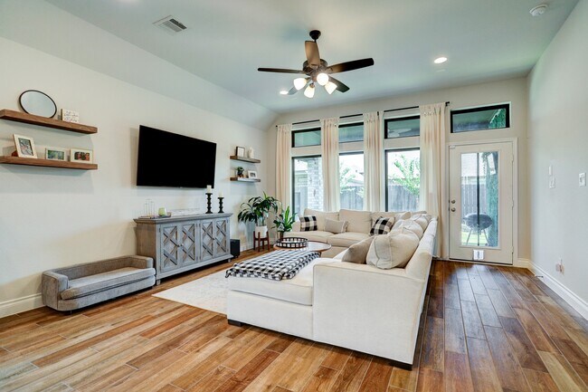 Building Photo - 6206 Glenwick Park Rd