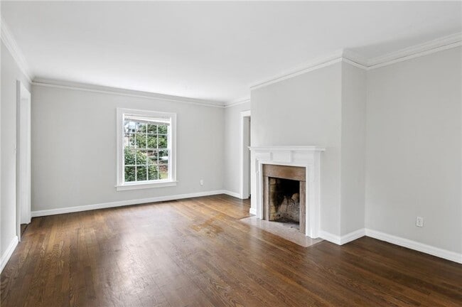 Building Photo - 2878 N Hills Dr NE