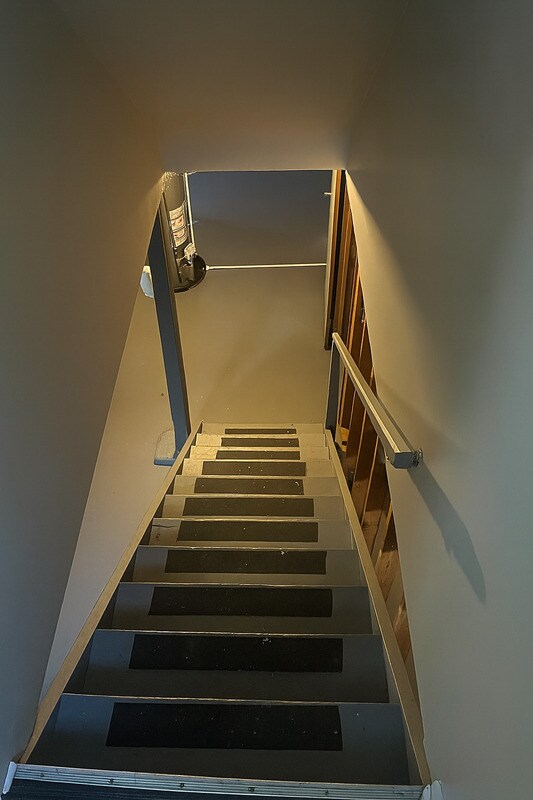 Building Photo - 2235 Ridgelawn Ave