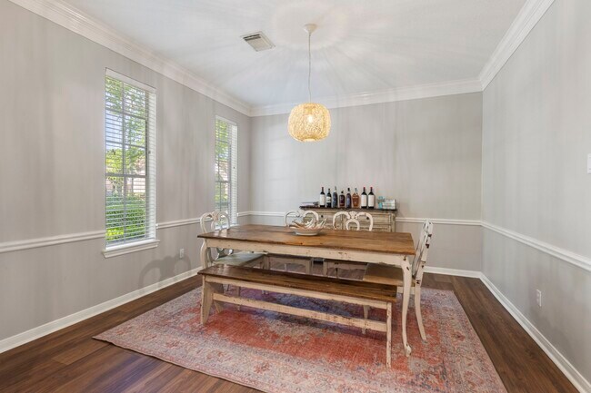 Building Photo - 10 Scenic Mill Pl