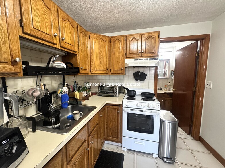 Building Photo - 10 Garfield Ave