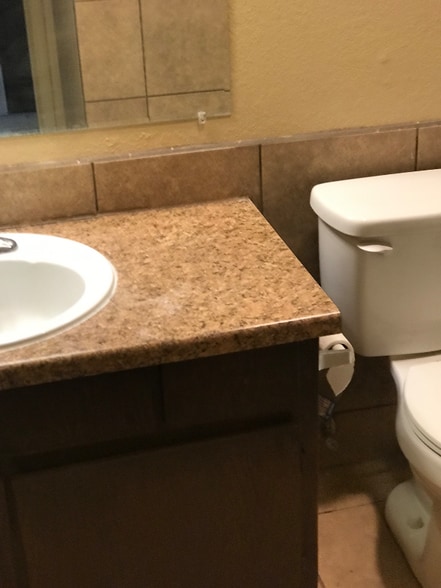 Building Photo - 417 Vassar Ct