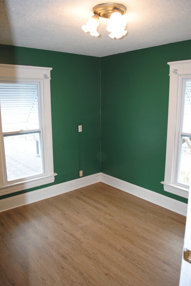 Building Photo - 100 Morris Ave