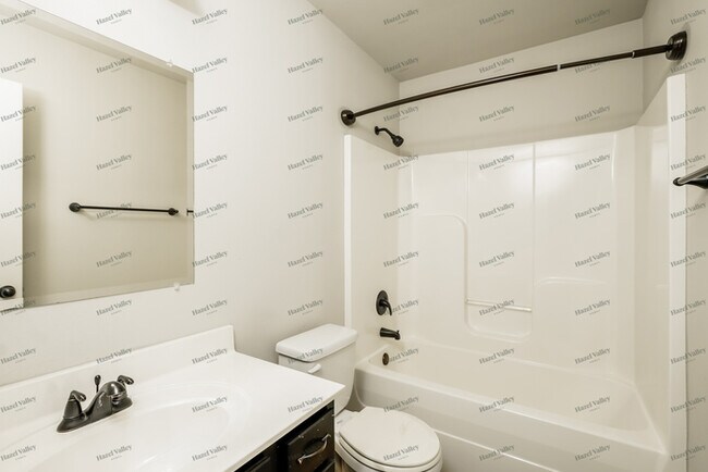 Building Photo - 2608 W Glendale St