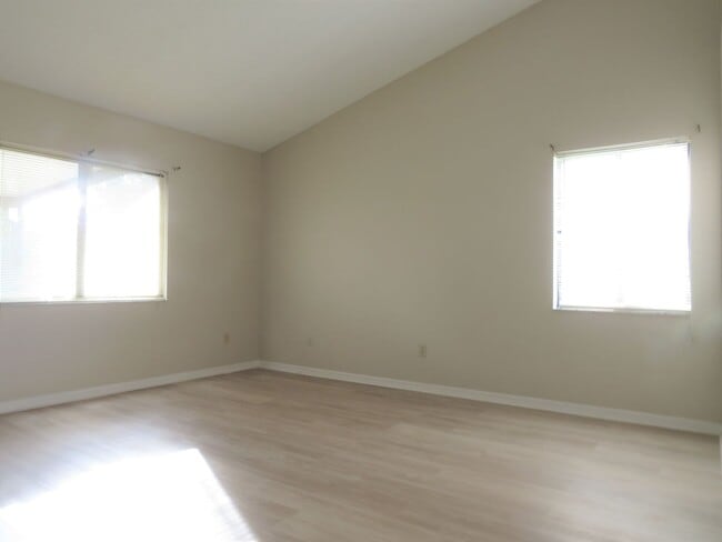 Building Photo - Coming Soon! Beautiful and Spacious 3 bedroom 2 bath Home With a Split Floor Plan.